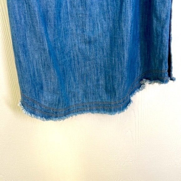 Universal Thread - Stonewash Sleeveless Fray With Buttons On Side Dress XS - Picture 13 of 13